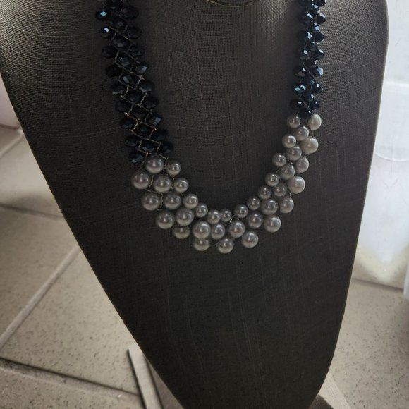 Ladies Fashion Beaded NWT Necklace Set - Picture 10 of 10